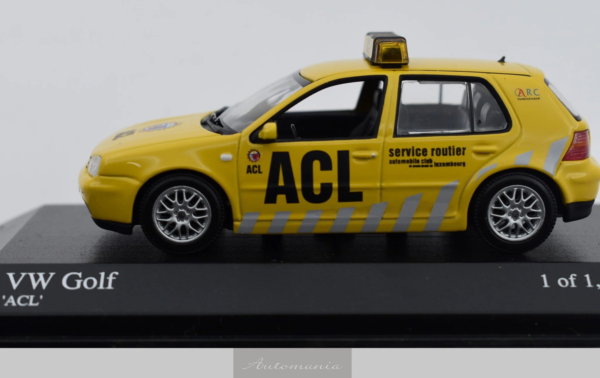 Minichamps Volkwagen Golf Yellow 1/43