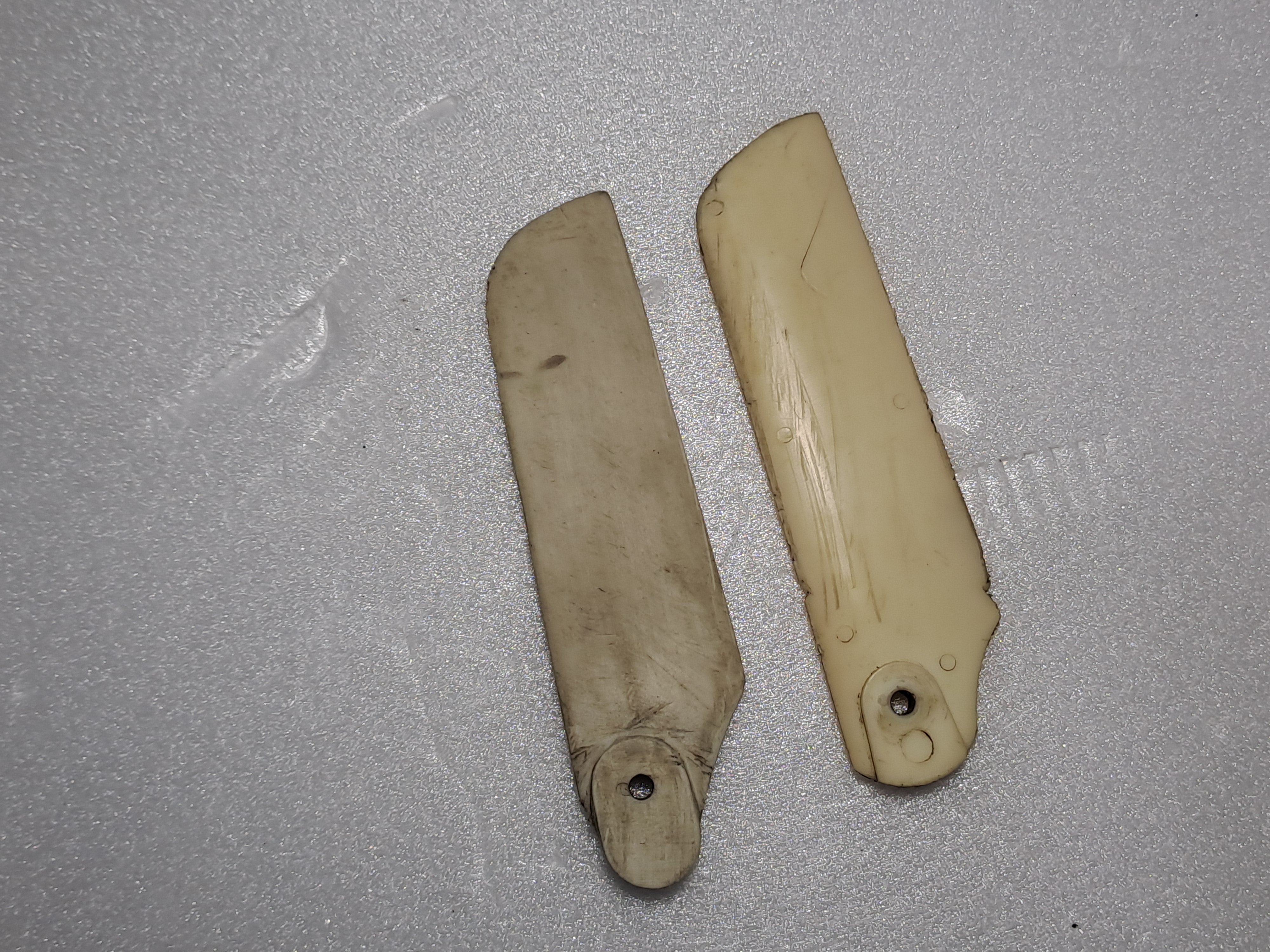 HIROBO SHUTTLE PLUS 0402-528/TAIL BLADES PRE-OWNED