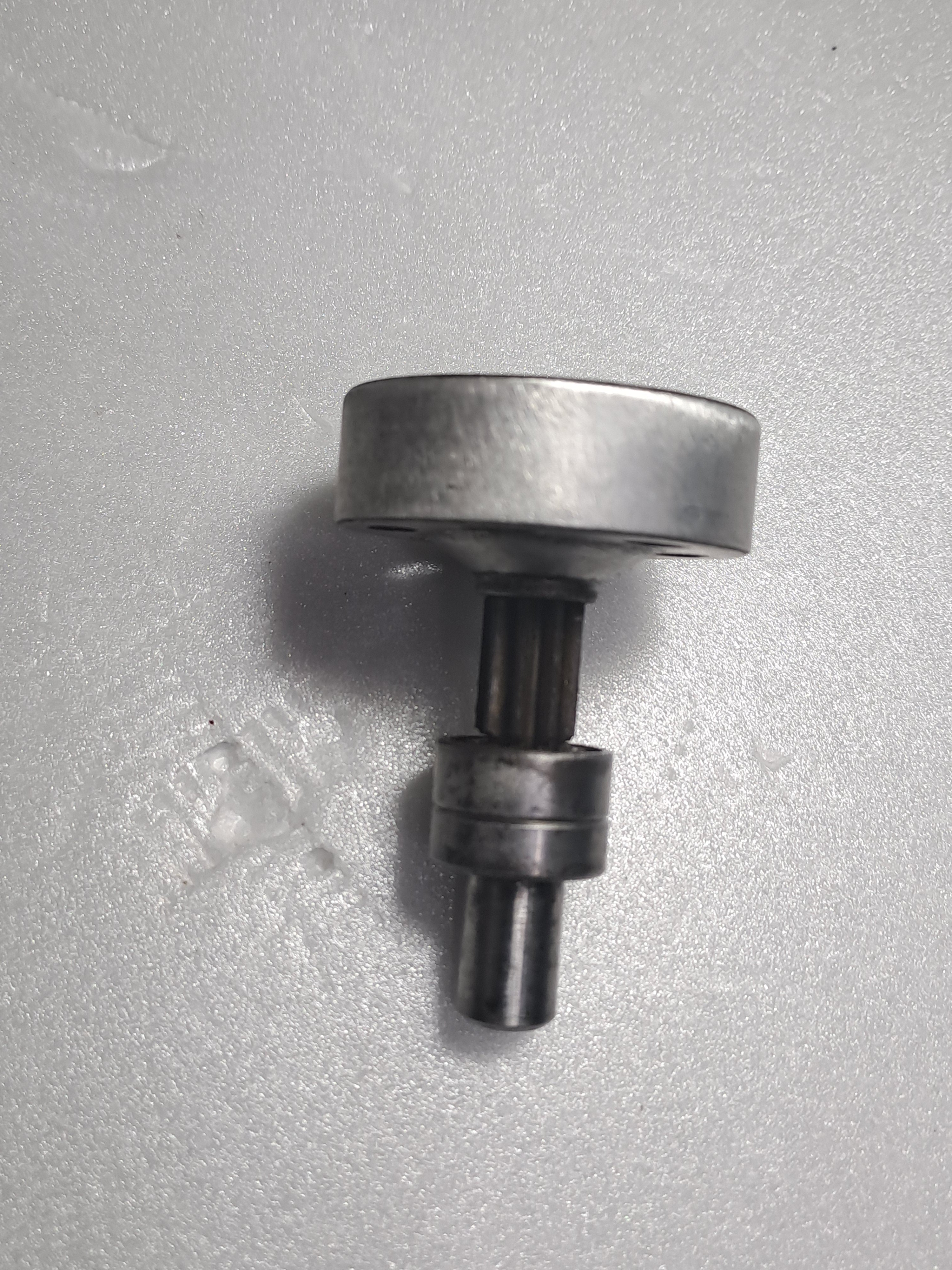 550 SIZE HELI NITRO ENGINE CLUTCH BELL  PRE-OWNED