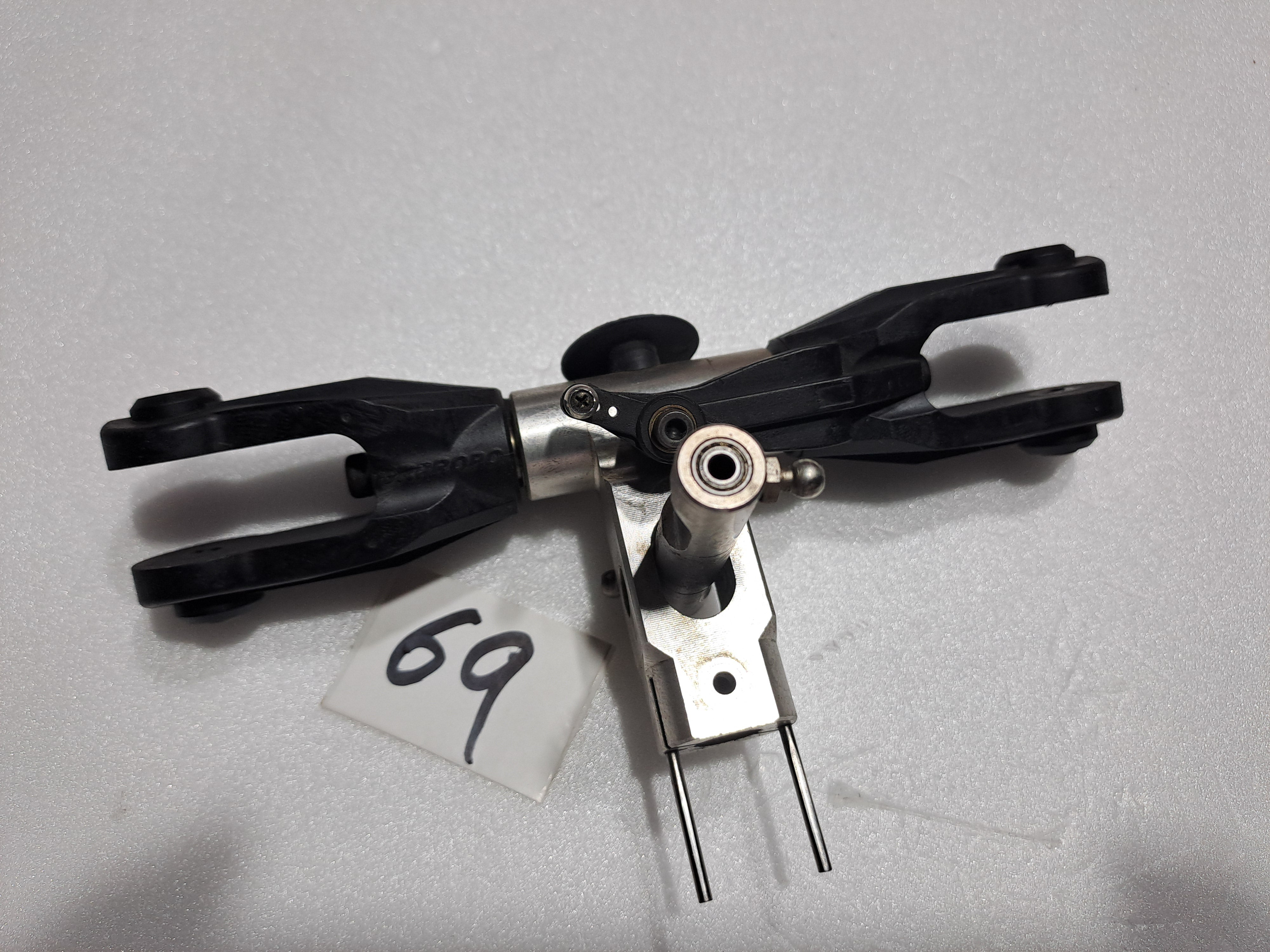 JR VIBE 50 NITRO HELICOPTER HEAD ASSEMBLY SET  WITH BLADE GRIPS AND SEE SAW SHAFT PRE OWNED QUALITY