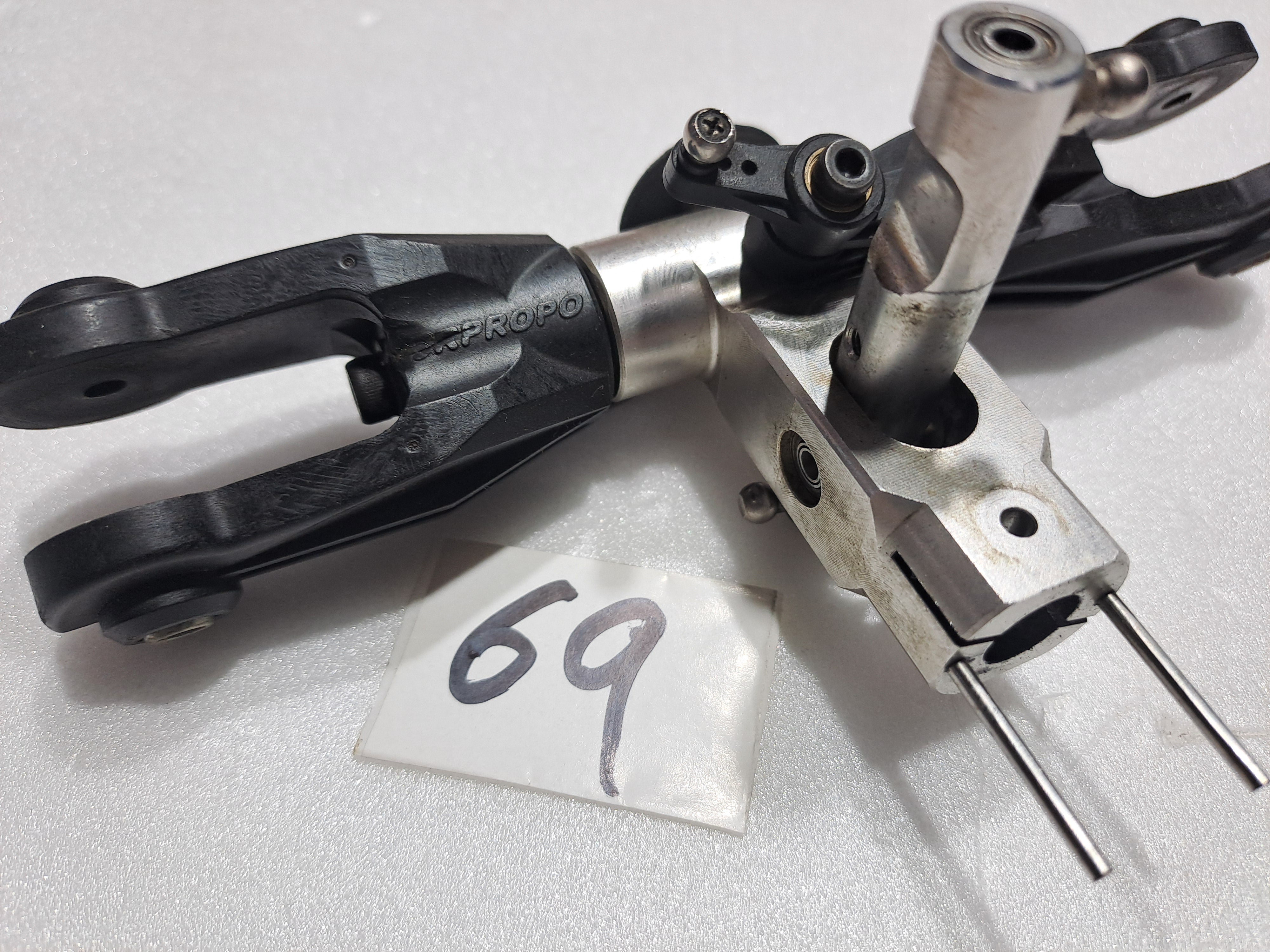 JR VIBE 50 NITRO HELICOPTER HEAD ASSEMBLY SET  WITH BLADE GRIPS AND SEE SAW SHAFT PRE OWNED QUALITY