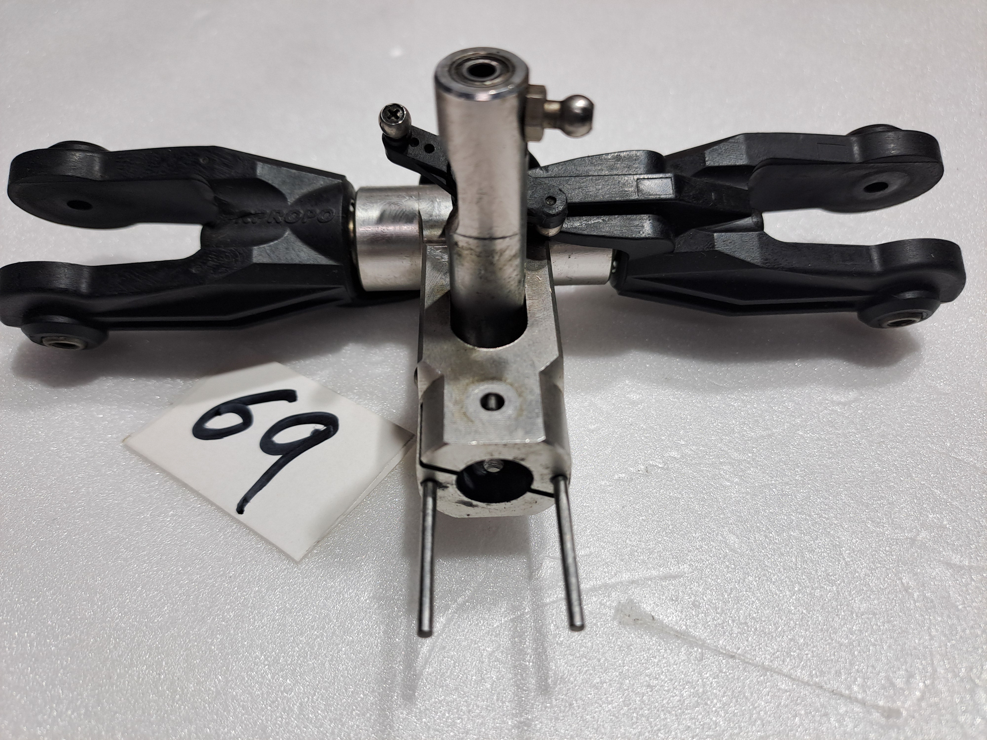 JR VIBE 50 NITRO HELICOPTER HEAD ASSEMBLY SET  WITH BLADE GRIPS AND SEE SAW SHAFT PRE OWNED QUALITY
