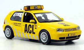 Minichamps Volkwagen Golf Yellow 1/43