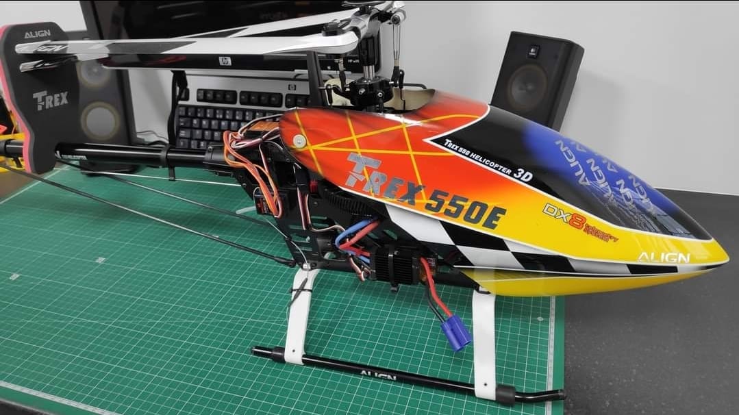 ALIGN T-REX 550E  RC  HELICOPTER