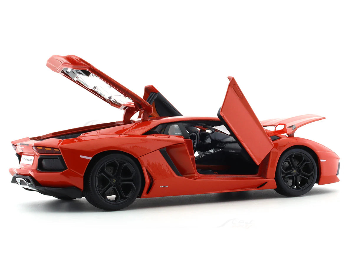 BBURAGO LAMBORGHINI AVENTADOR LP700-4 1:18  DIECAST SCALE MODEL 18-91033X