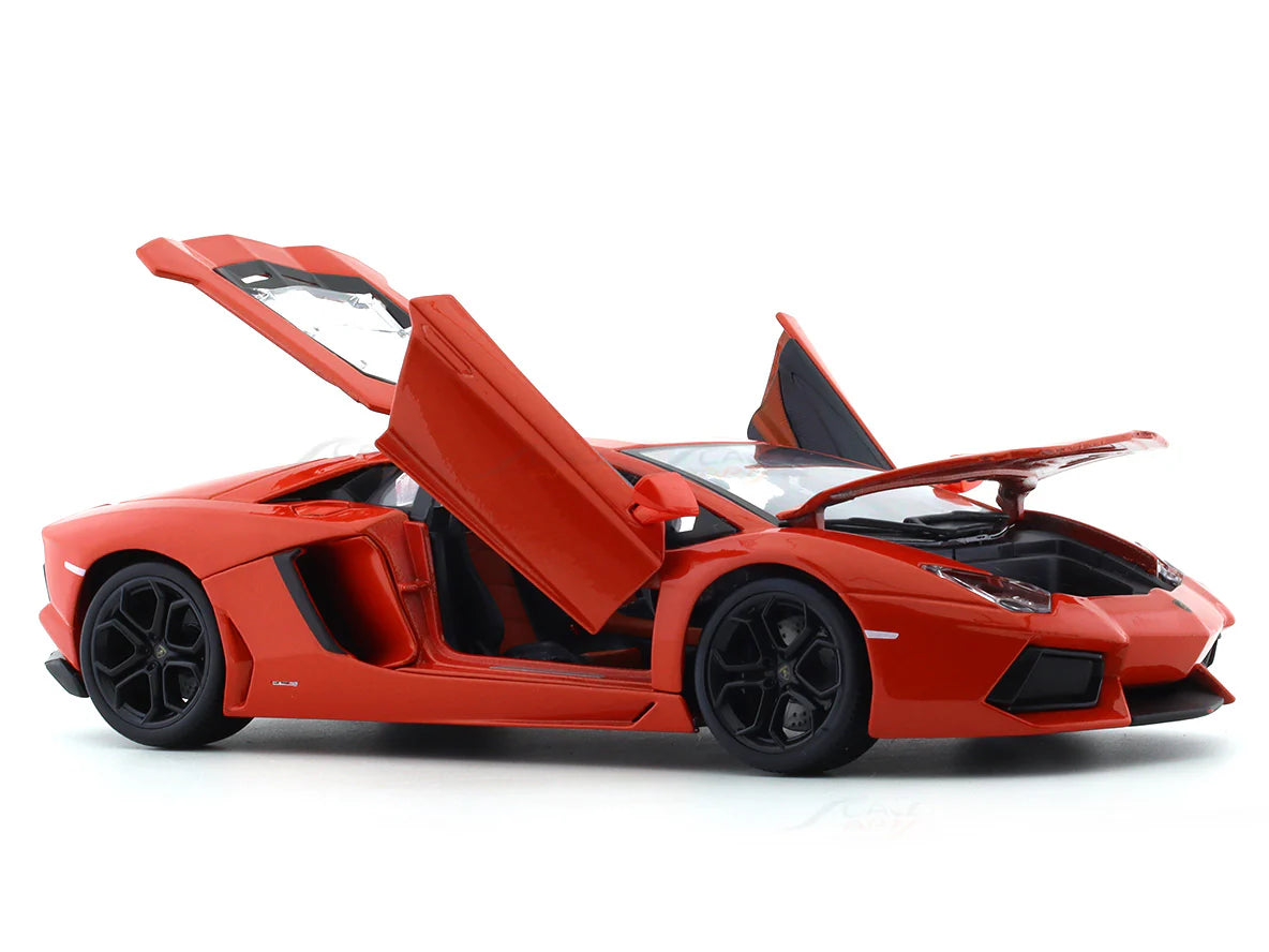 BBURAGO LAMBORGHINI AVENTADOR LP700-4 1:18  DIECAST SCALE MODEL 18-91033X
