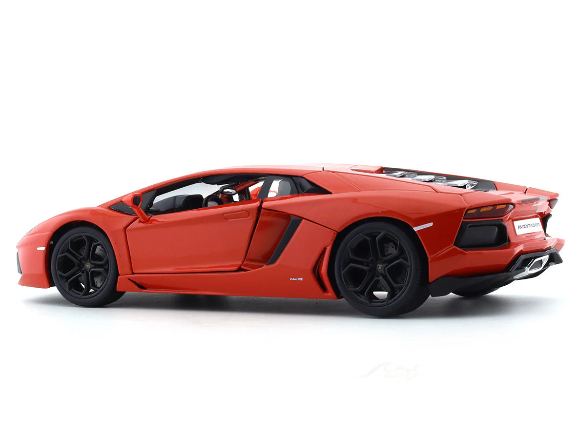 BBURAGO LAMBORGHINI AVENTADOR LP700-4 1:18  DIECAST SCALE MODEL 18-91033X
