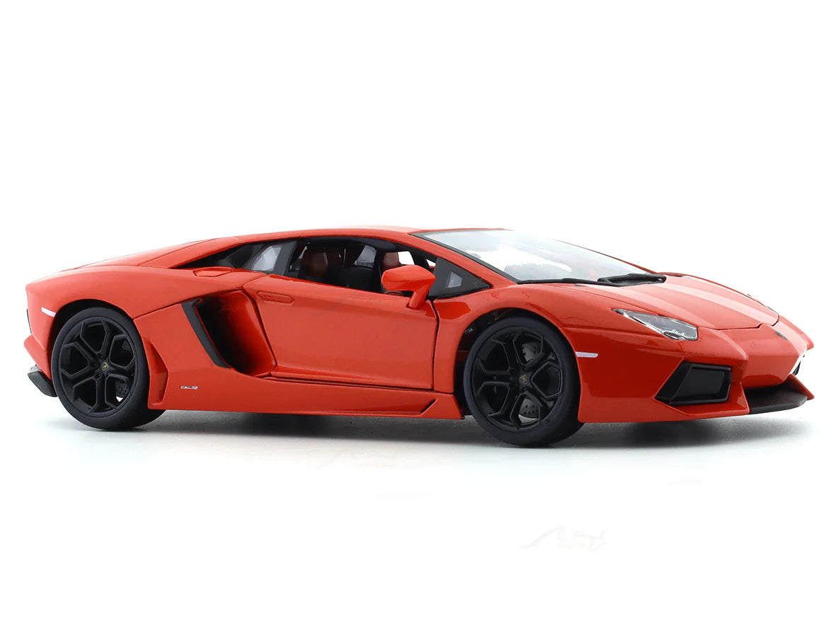 BBURAGO LAMBORGHINI AVENTADOR LP700-4 1:18  DIECAST SCALE MODEL 18-91033X
