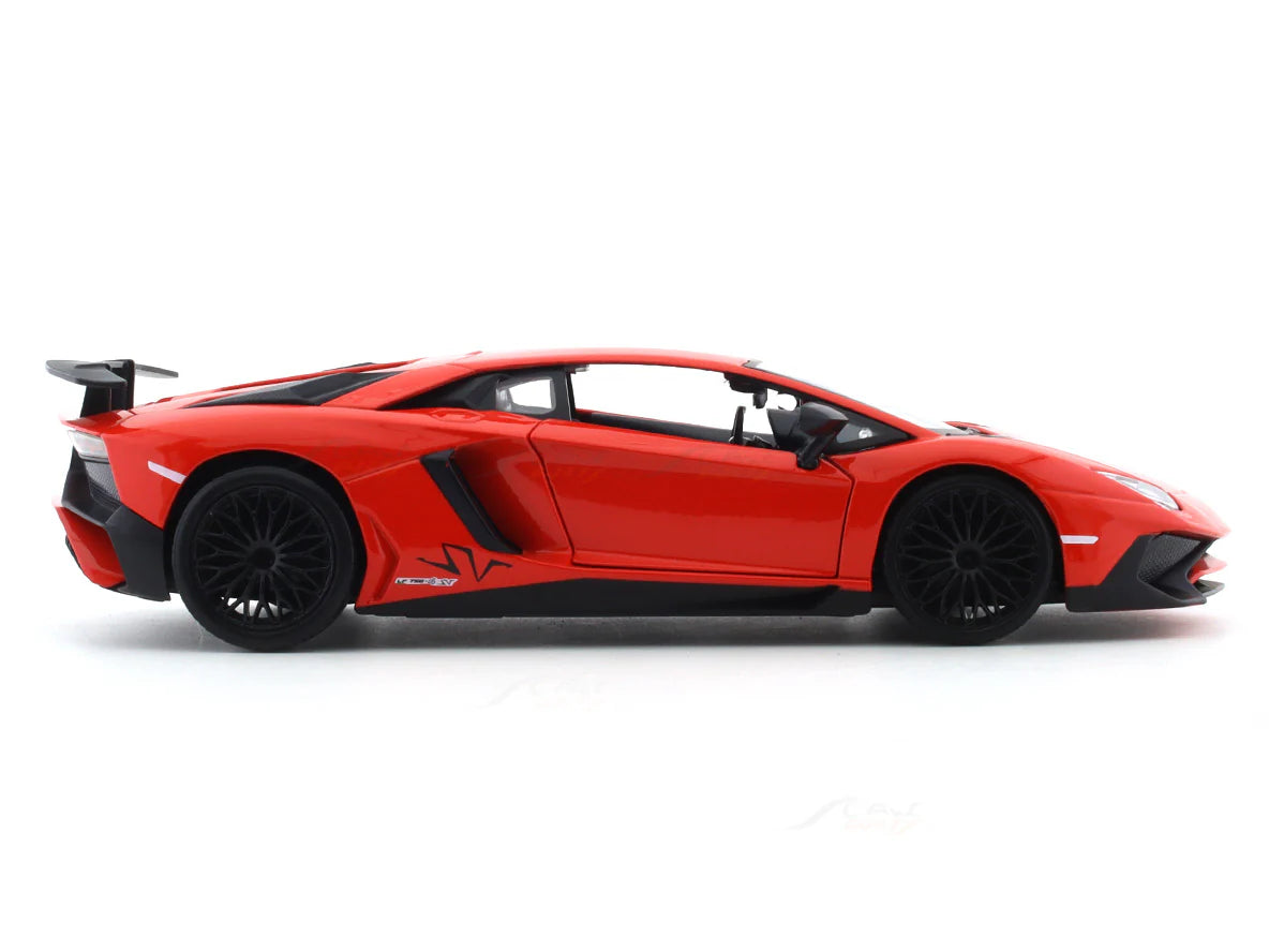 BBURAGO LAMBORGHINI AVENTADOR SV COUPE RED 1:24 SCALE DIECAST MODEL 18-91079