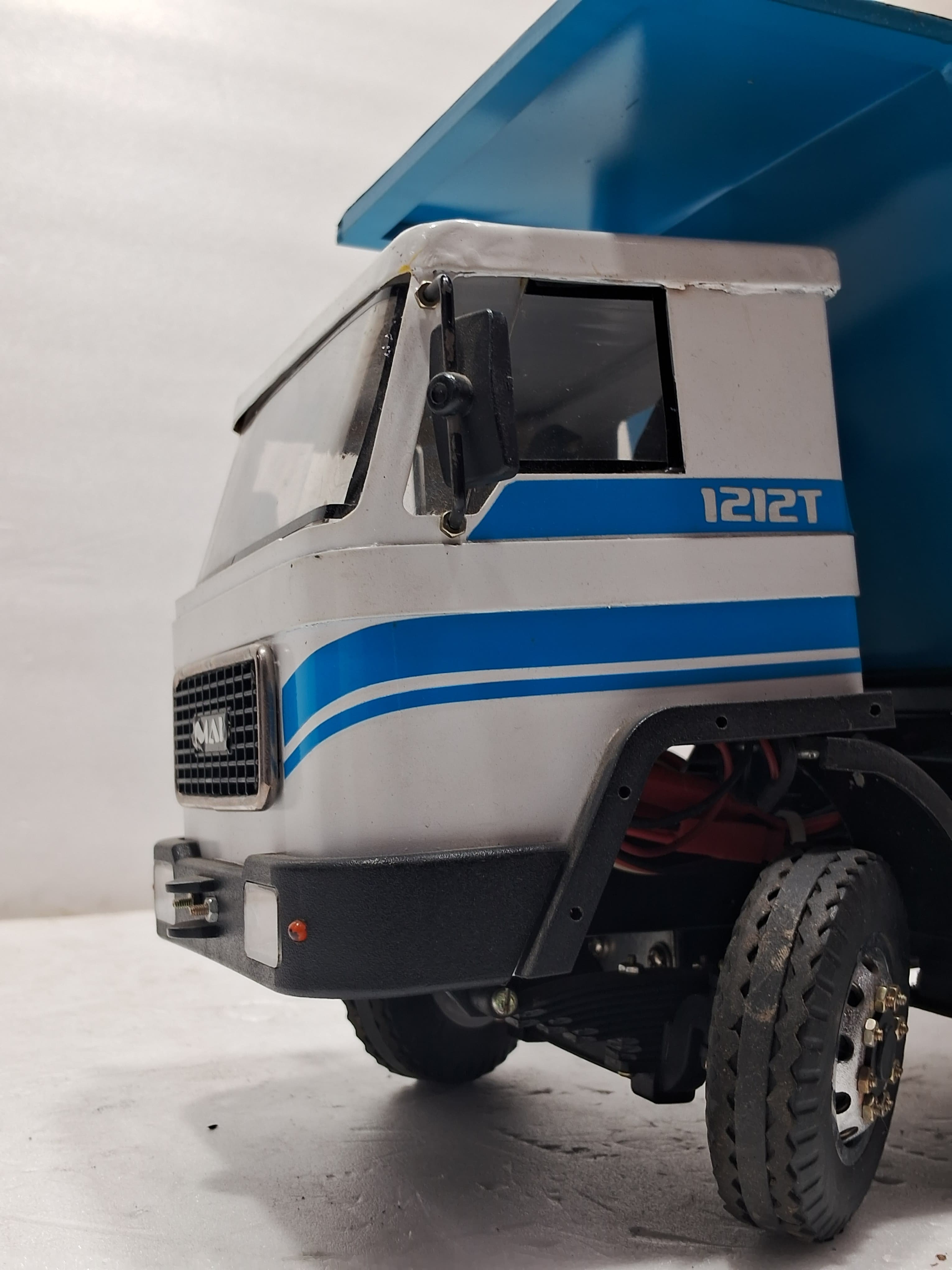 MAK TRUCK TIPPER