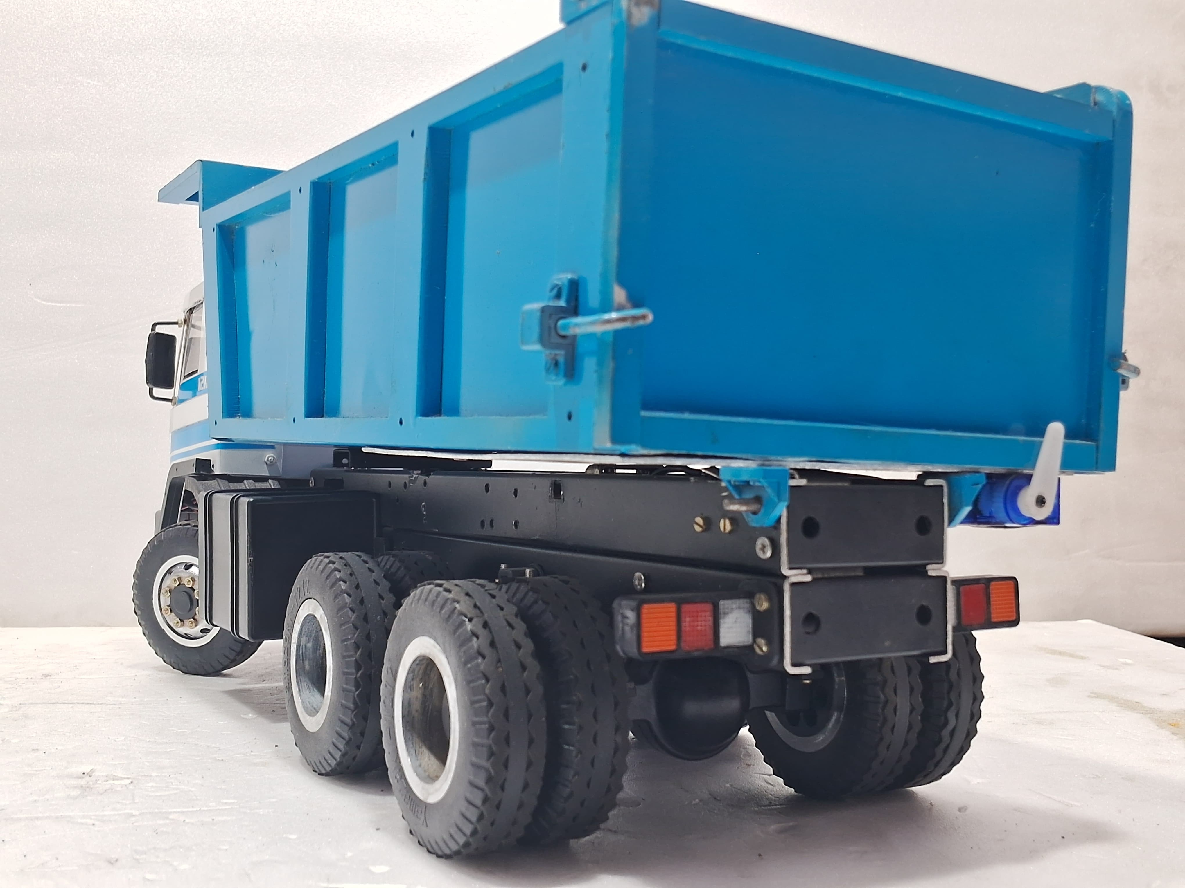 MAK TRUCK TIPPER