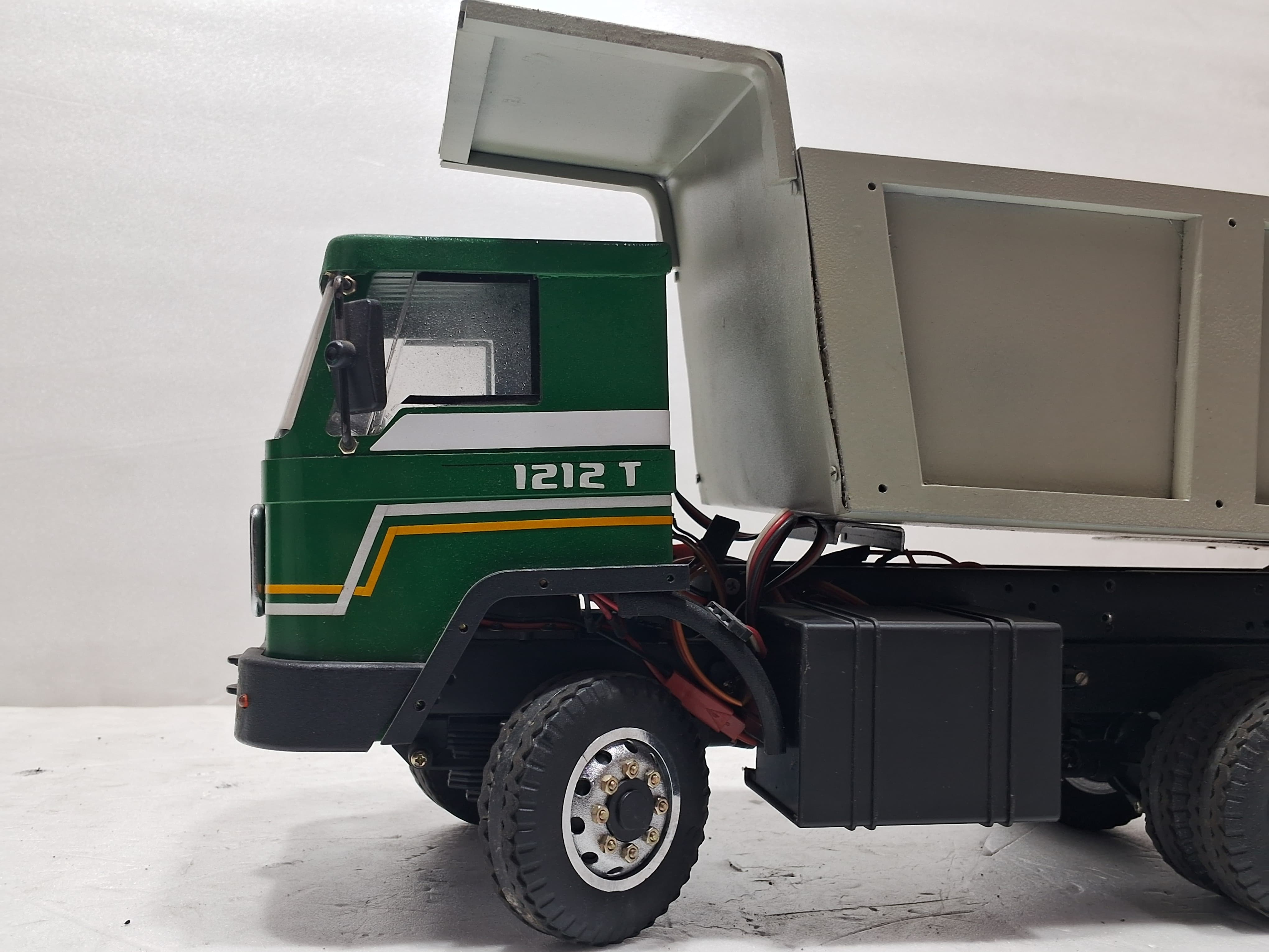 MAK TRUCK TIPPER