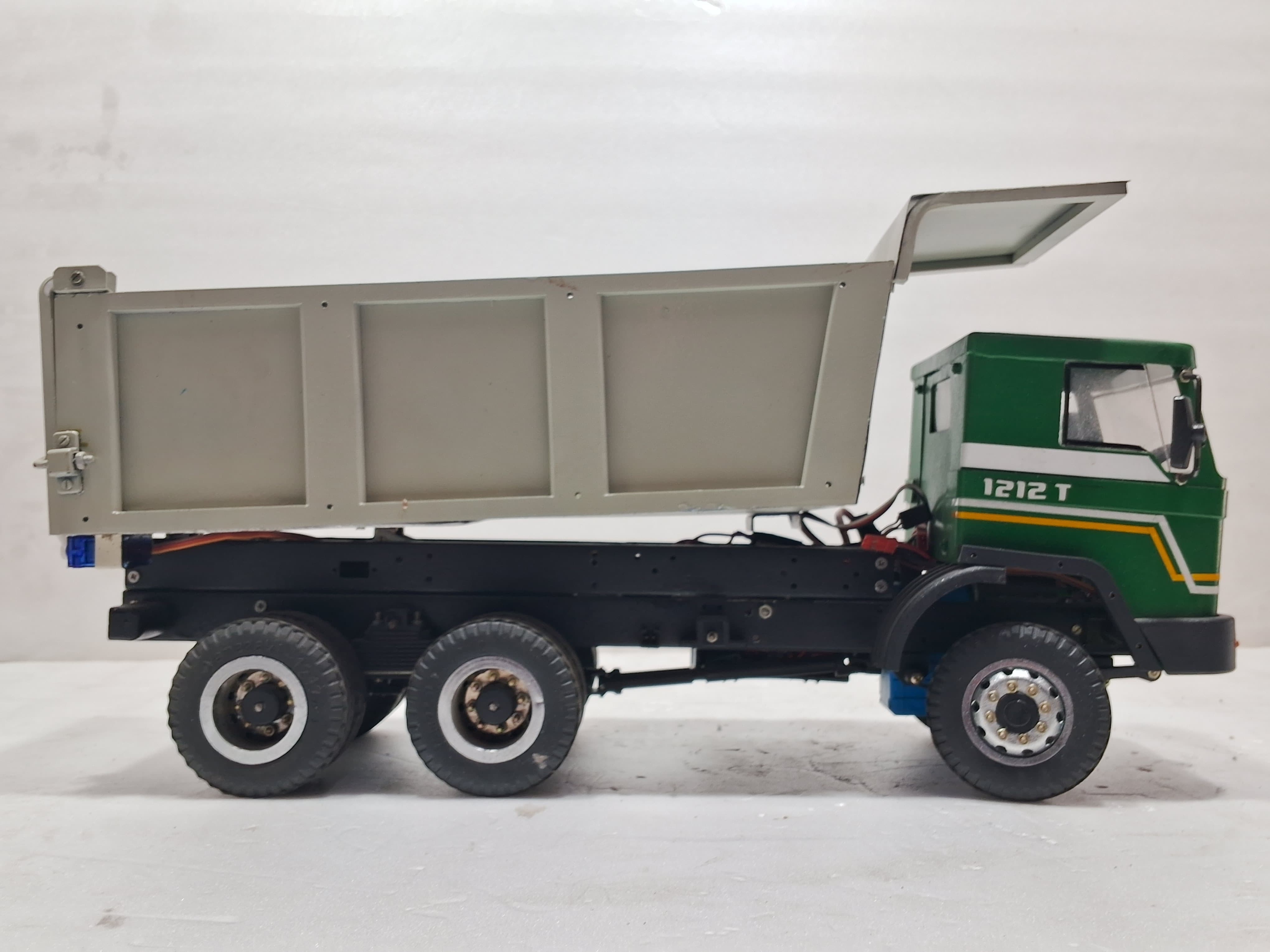 MAK TRUCK TIPPER