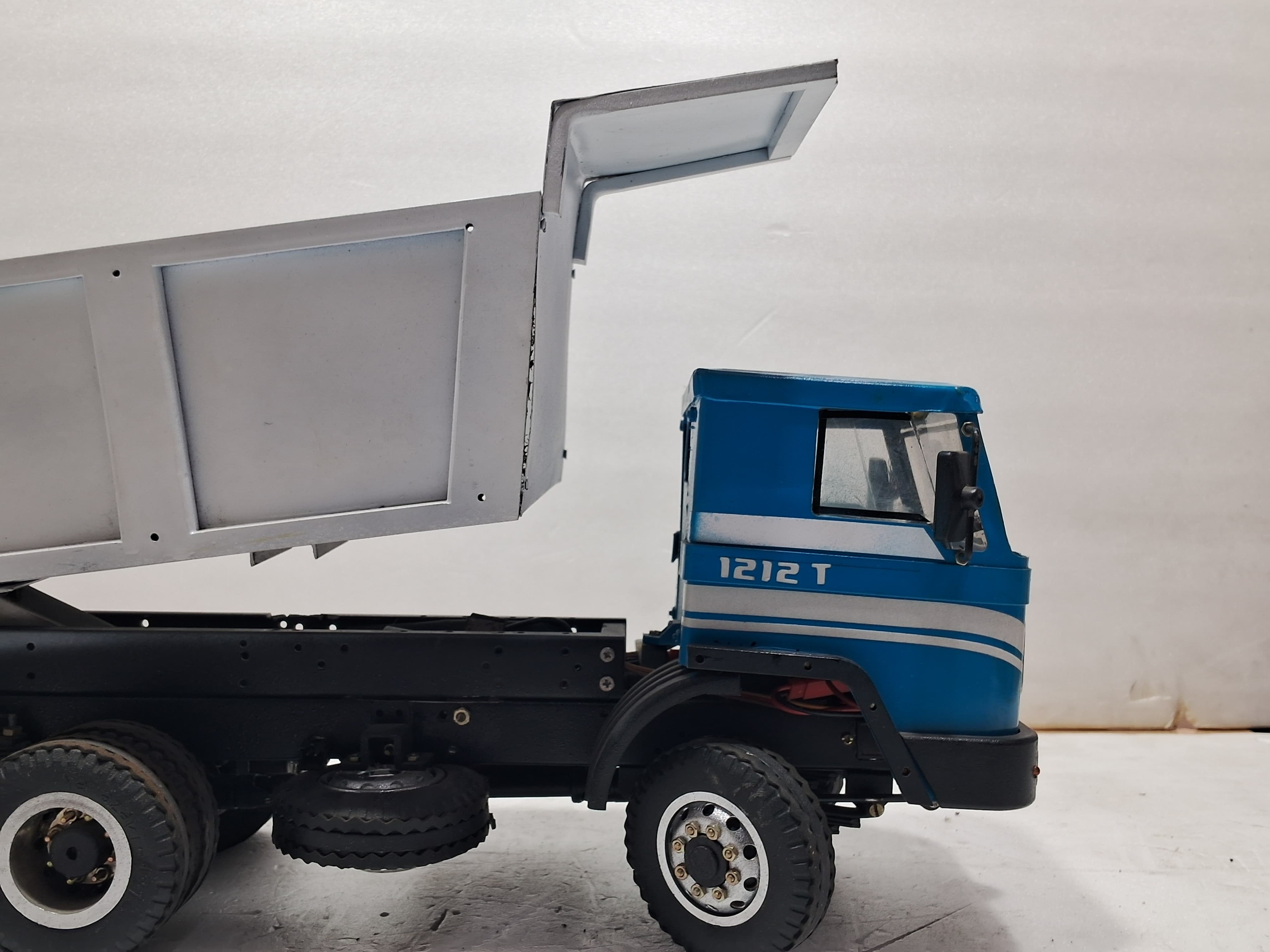MAK TRUCK TIPPER