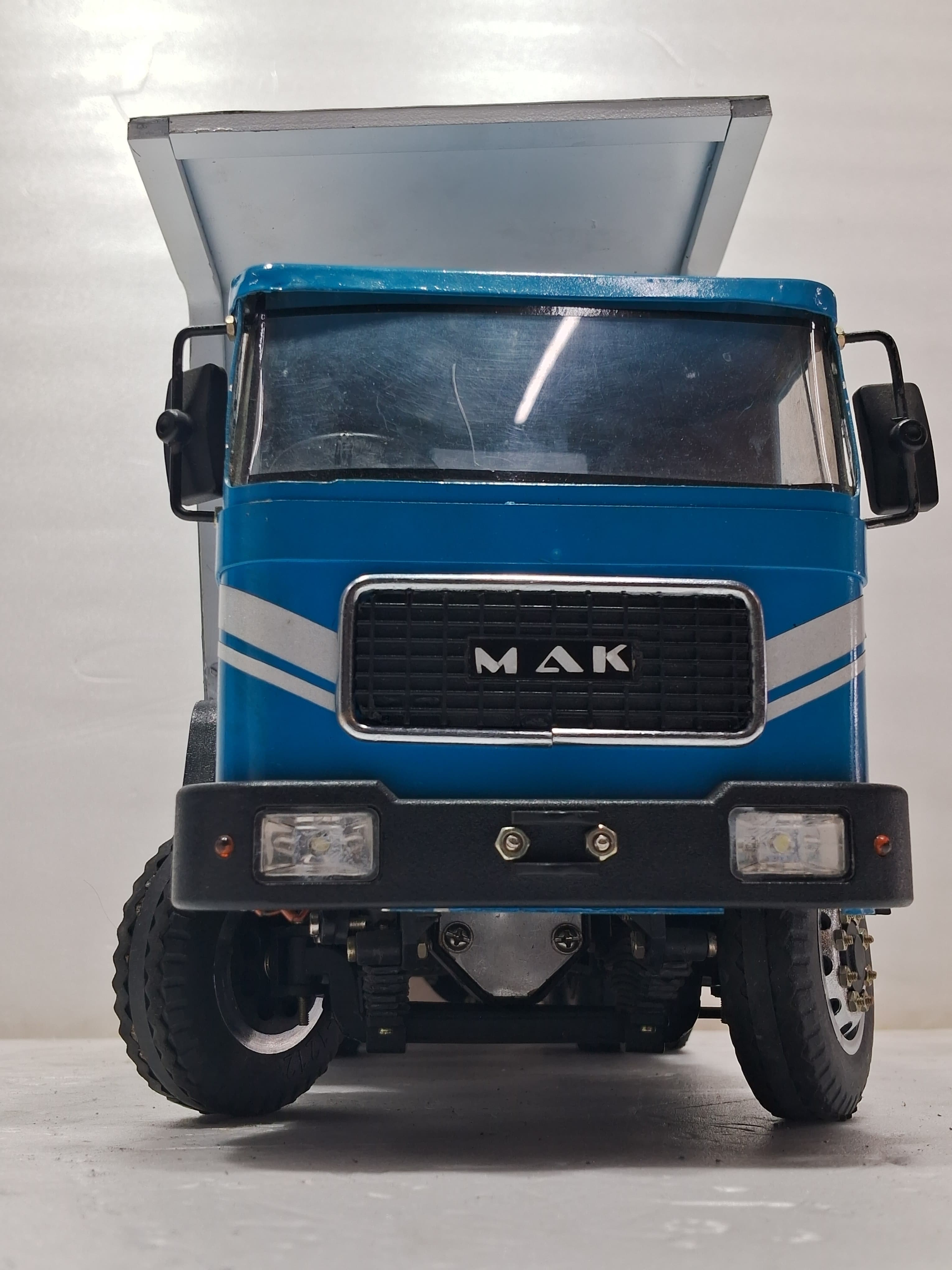 MAK TRUCK TIPPER