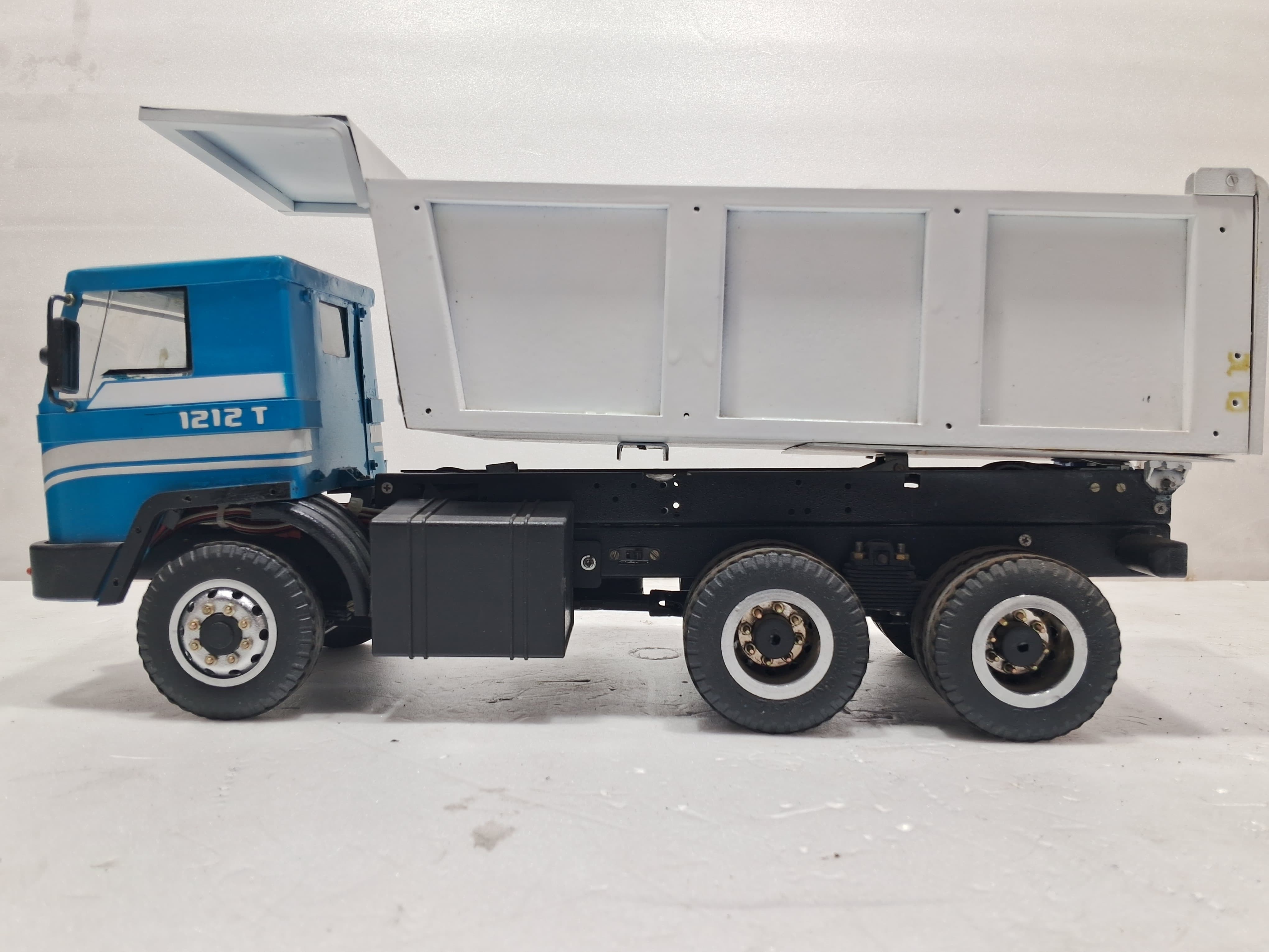 MAK TRUCK TIPPER