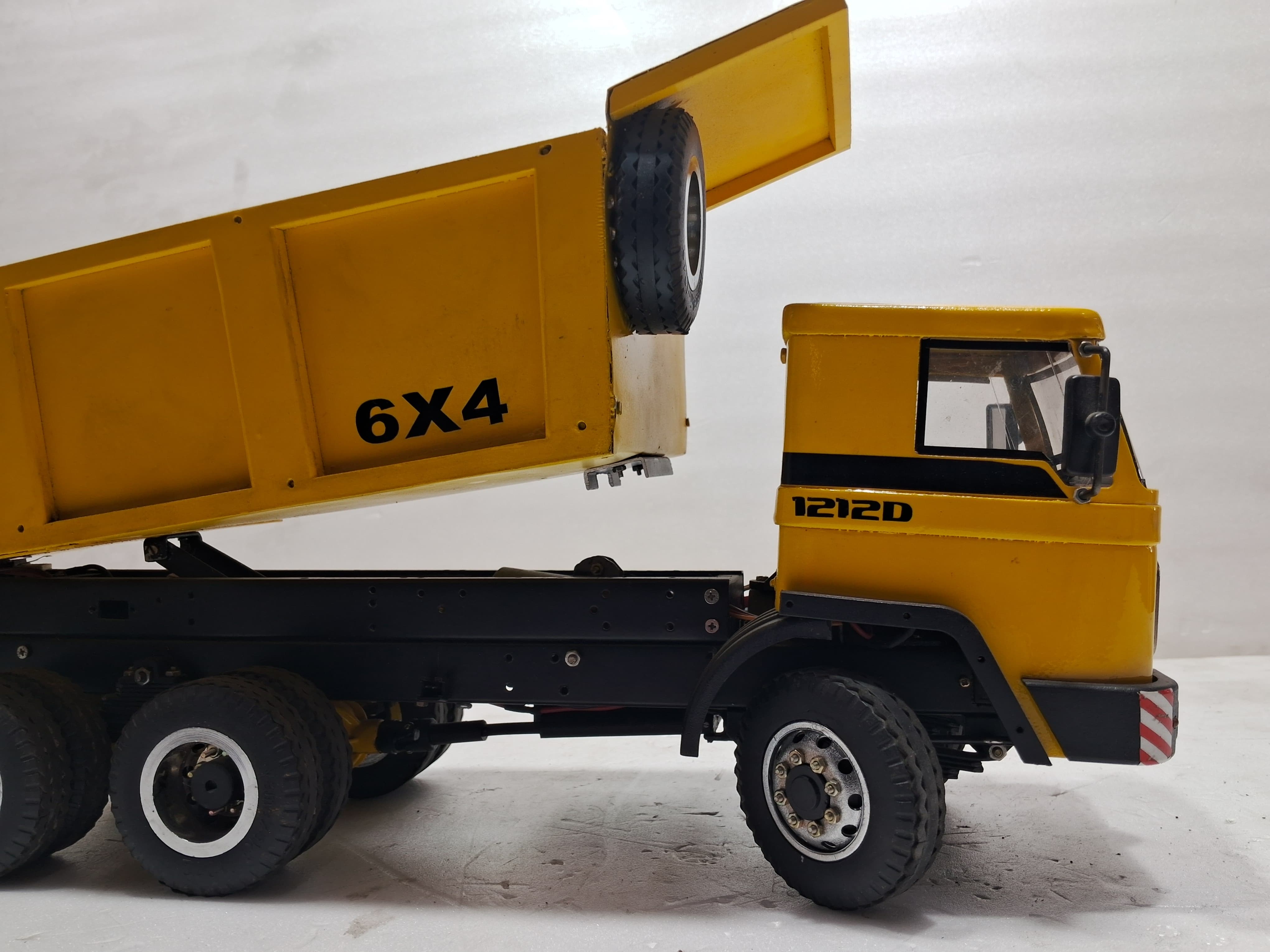 MAK TRUCK TIPPER
