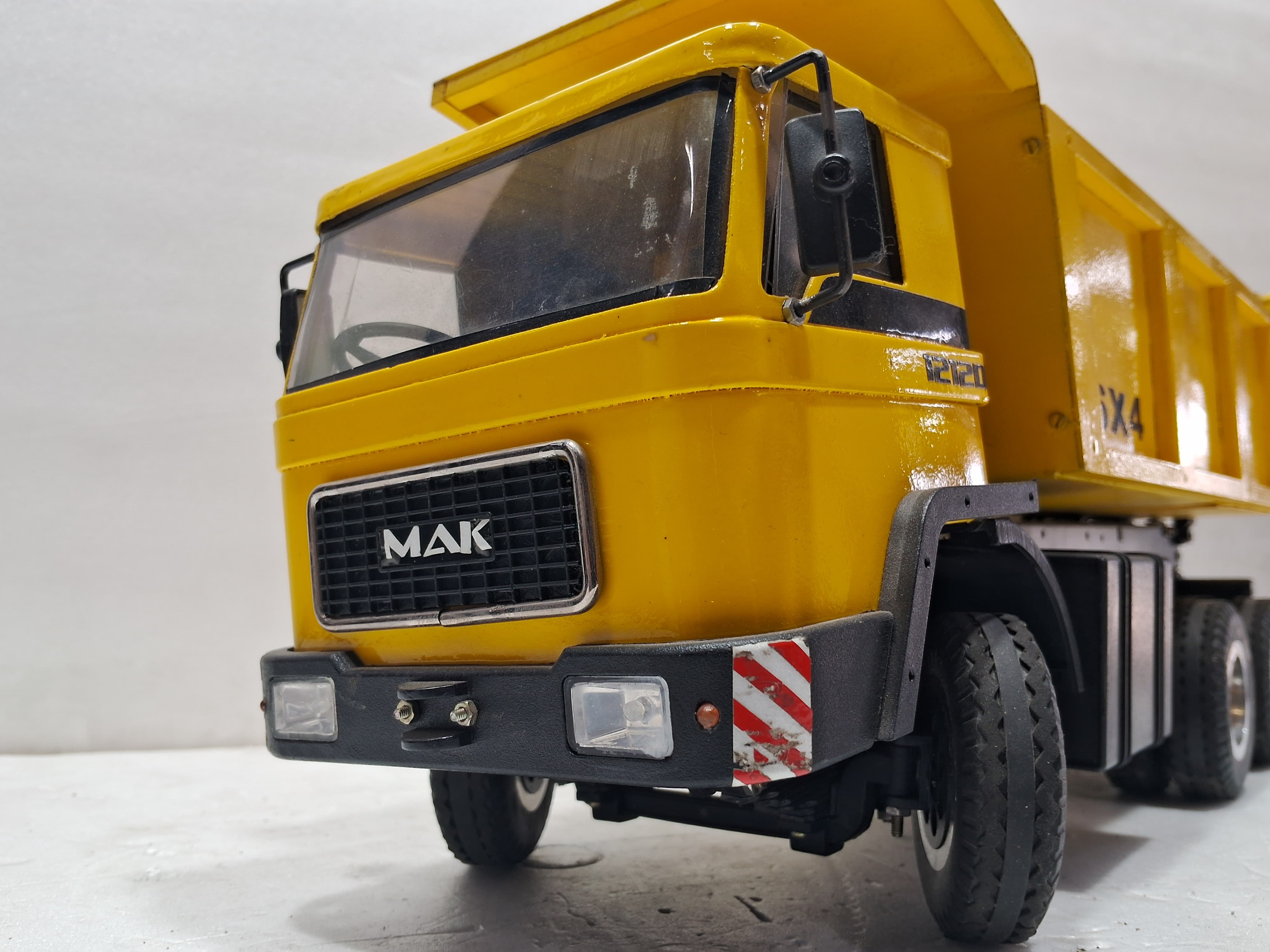 MAK TRUCK TIPPER