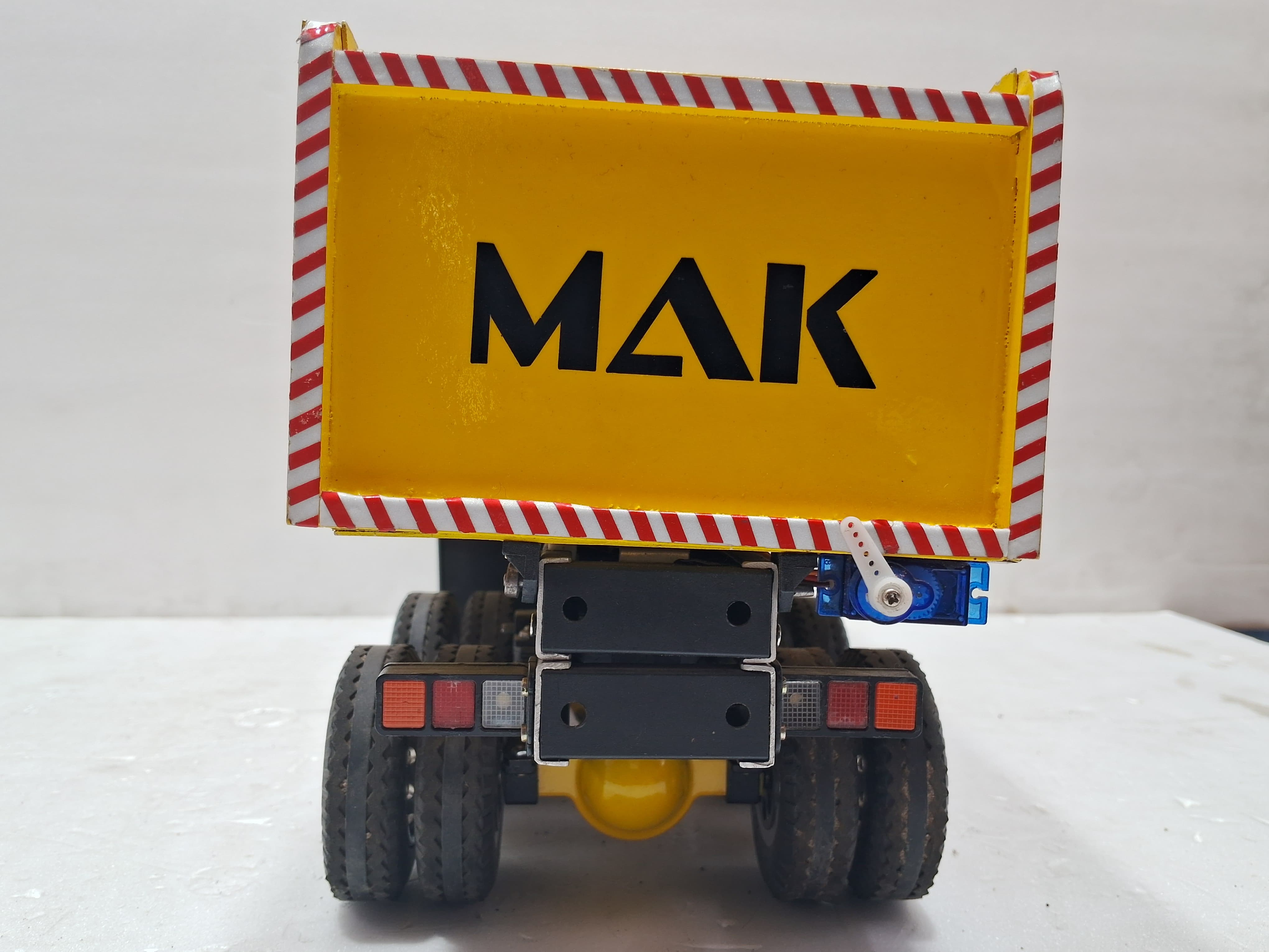 MAK TRUCK TIPPER