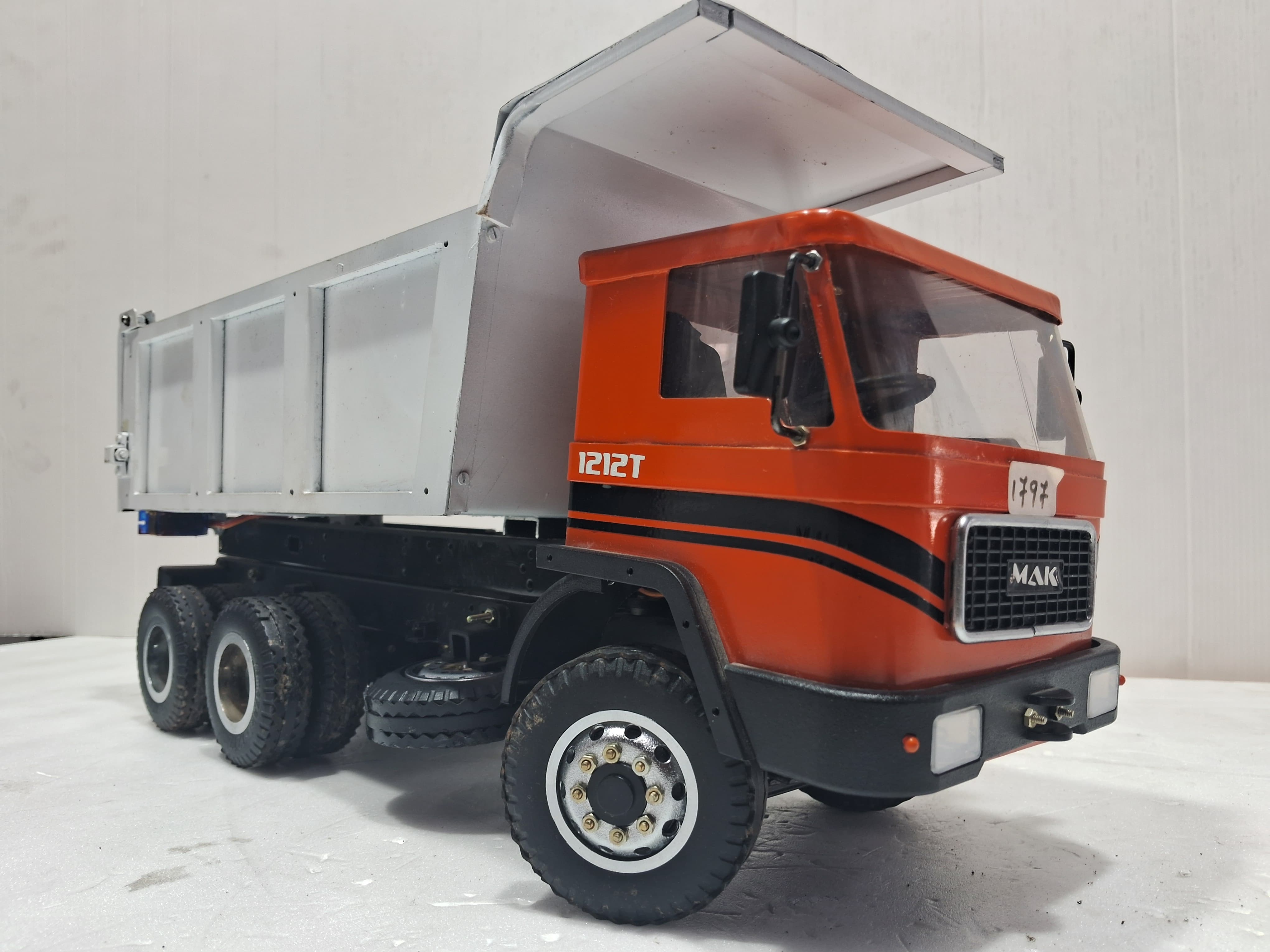 MAK TRUCK TIPPER