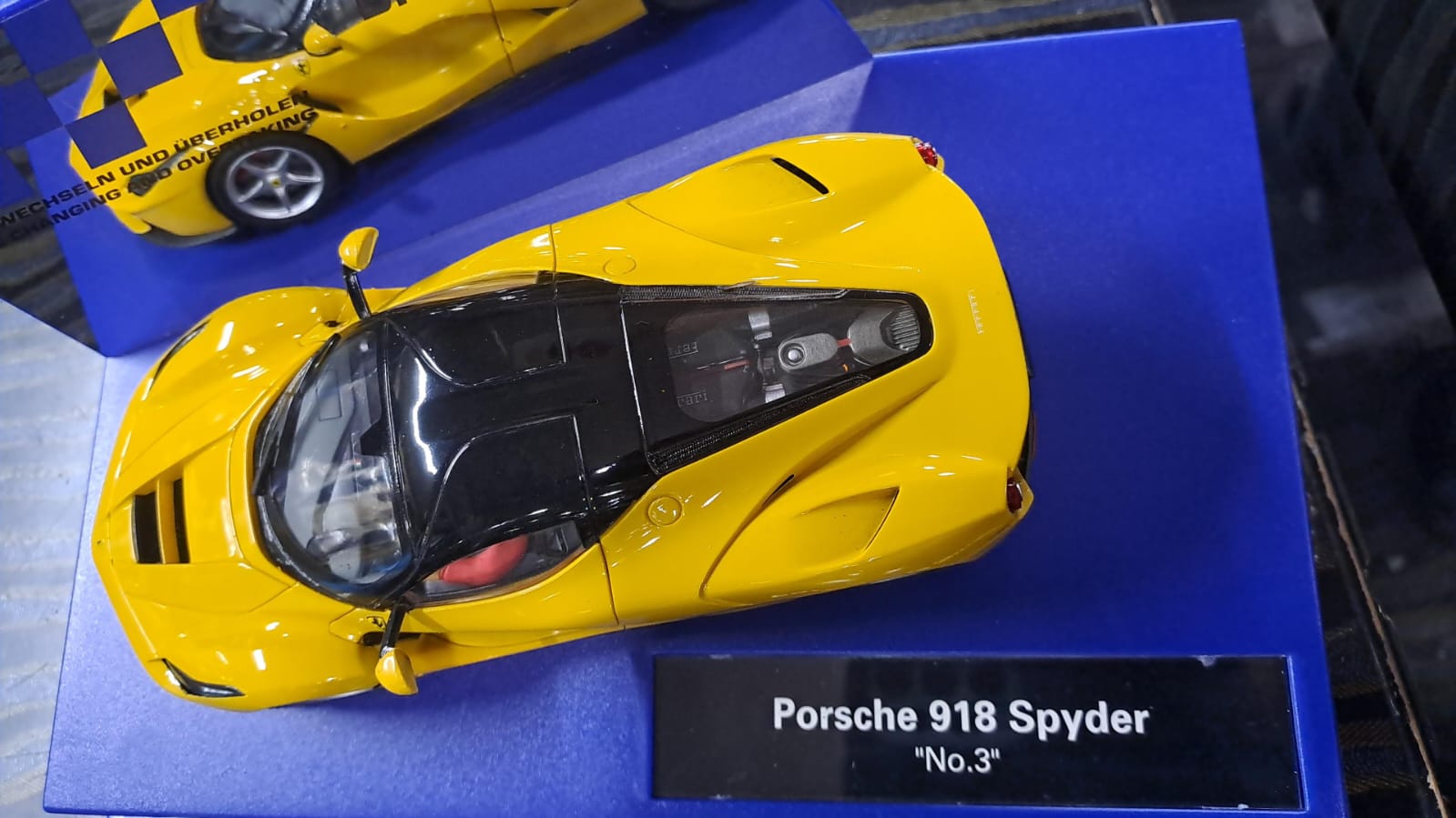 PORSCHE 918 SPYDER SLOT CAR