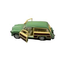 KINSMART 1949 FORD WOODY WAGON 1:40 NO KT5402D(GREEN)