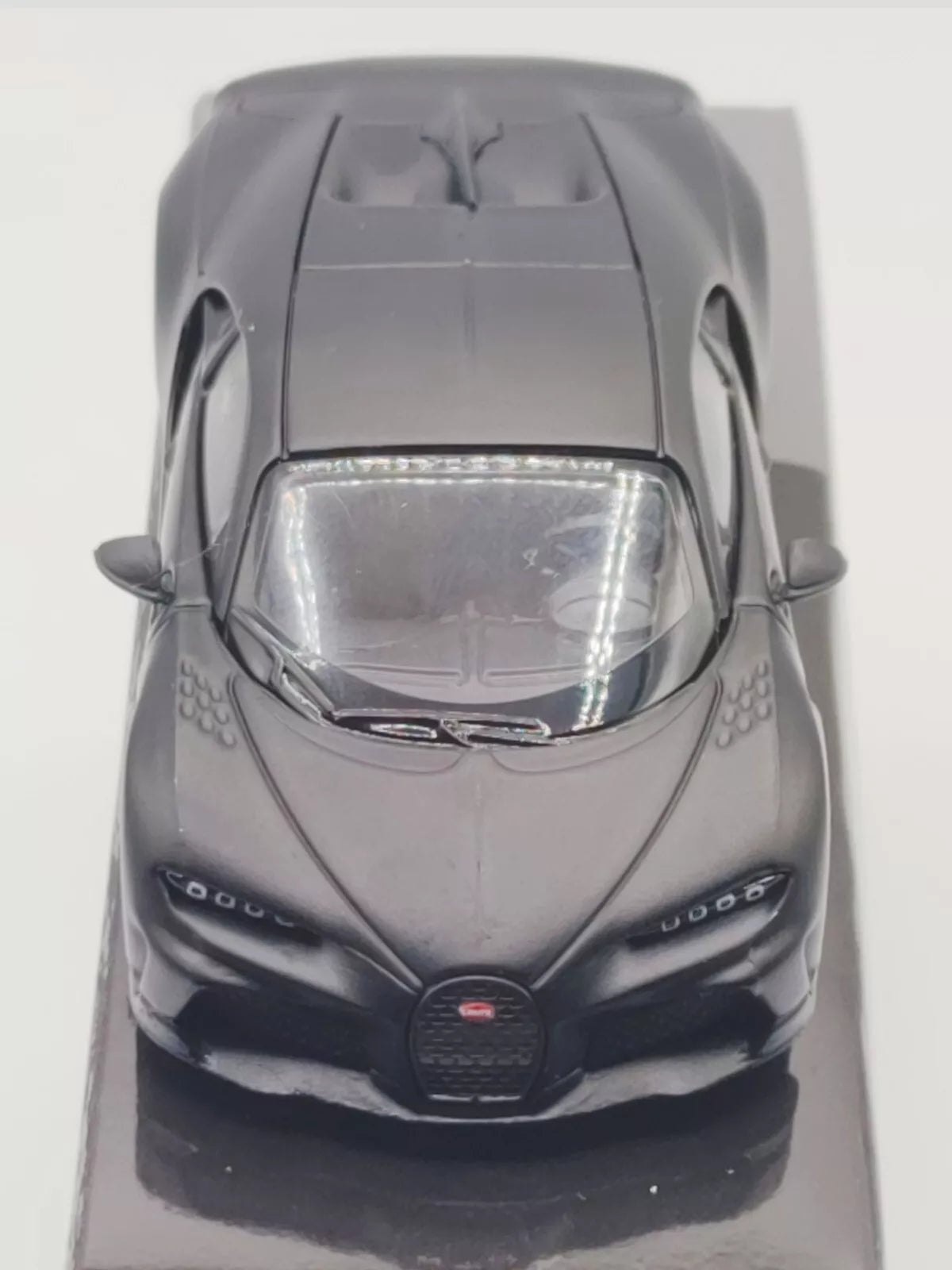 MINI GT 1/64 SCALE BUGATTI CHIRON SUPER SPORT 300+ (MATTE BLACK) NO:374