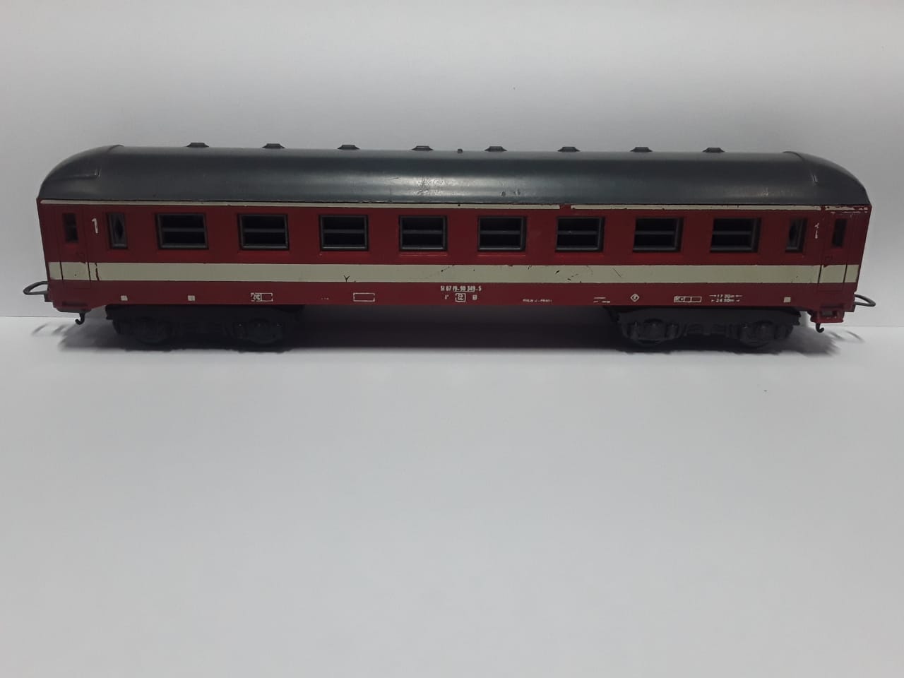 Ho Scale Lima Passenger Car - Quality Pre Owned