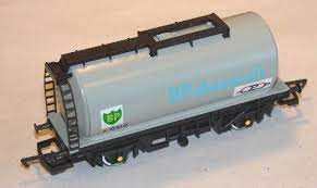 Ho Scale Hornby Bp Chemicals Tank Wagon--Quality Pre Owned