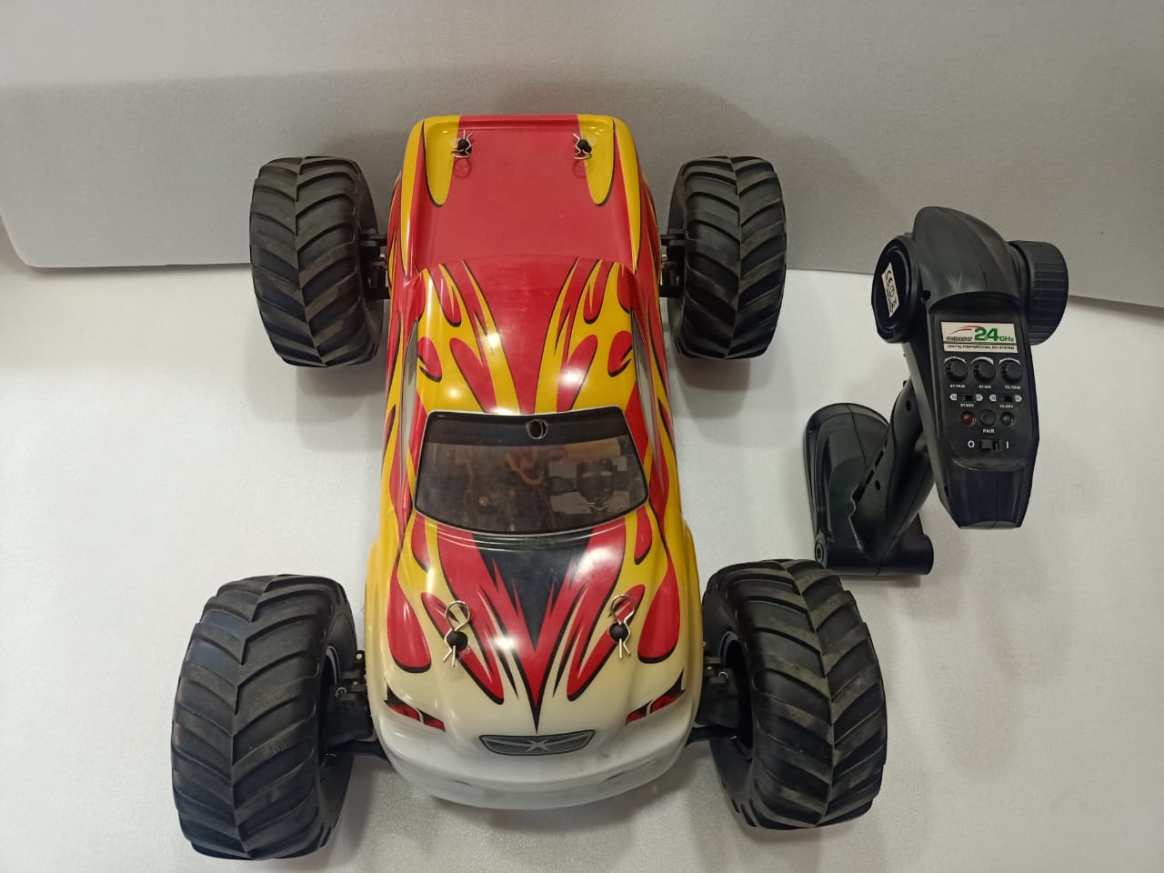 Rc Car Brushed 1:10Scale 4Wd Monster Truck-6598P (Quality Pre Owned)