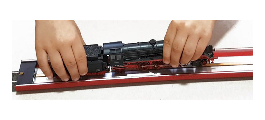 O Gauge (3-Rail) Powered Railer For Locos, Coaches And Wagons