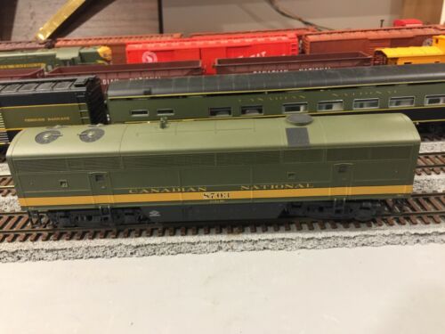 Ho Scale C-Liner Canadian National(A+B Powered)