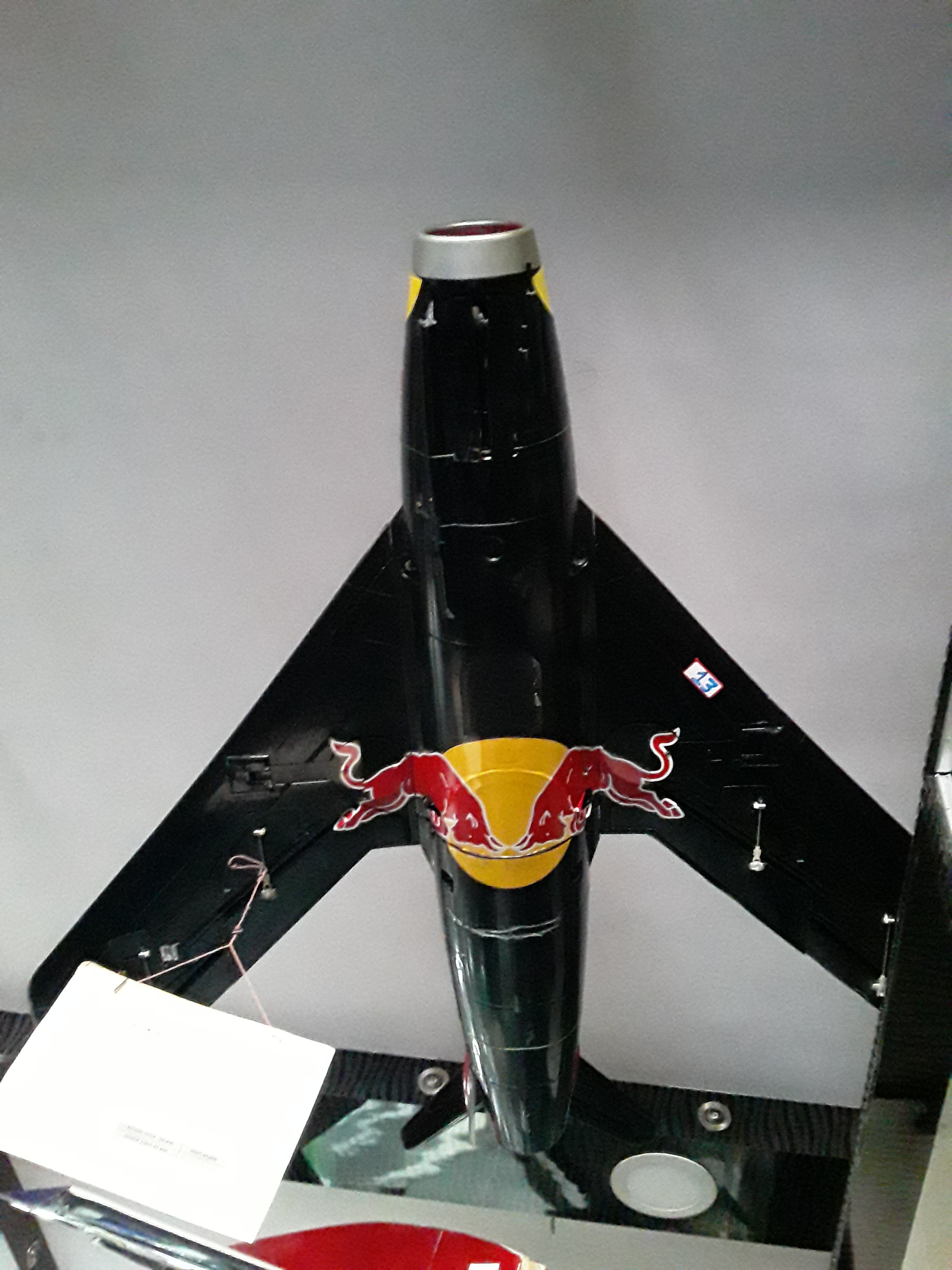 REDBULL LANDER MIG 17