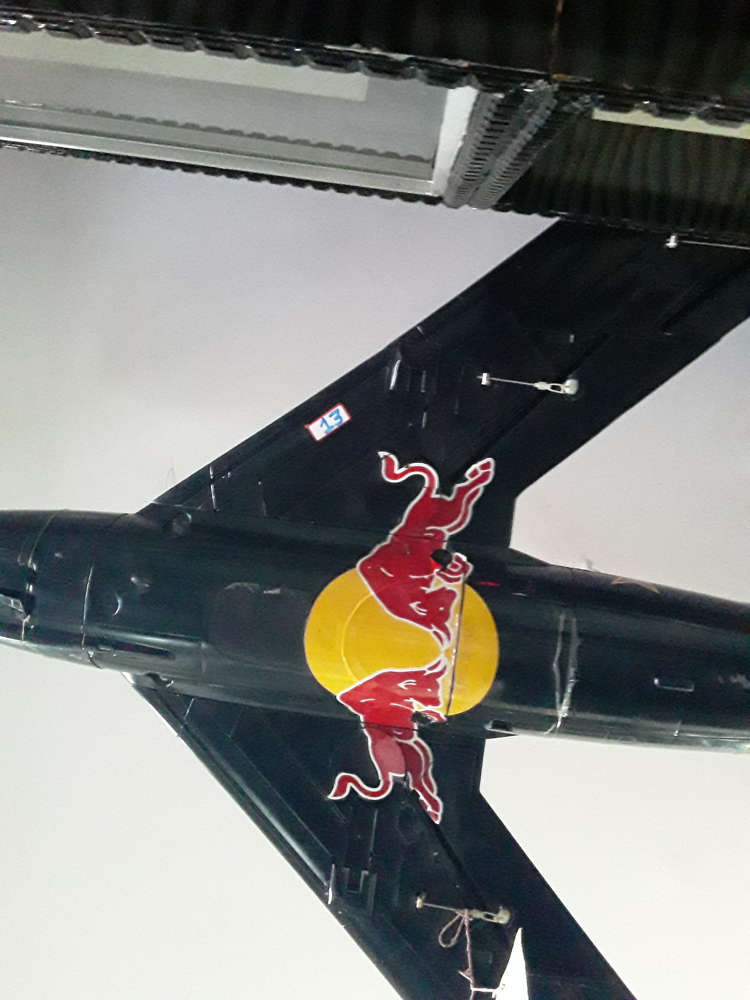 REDBULL LANDER MIG 17