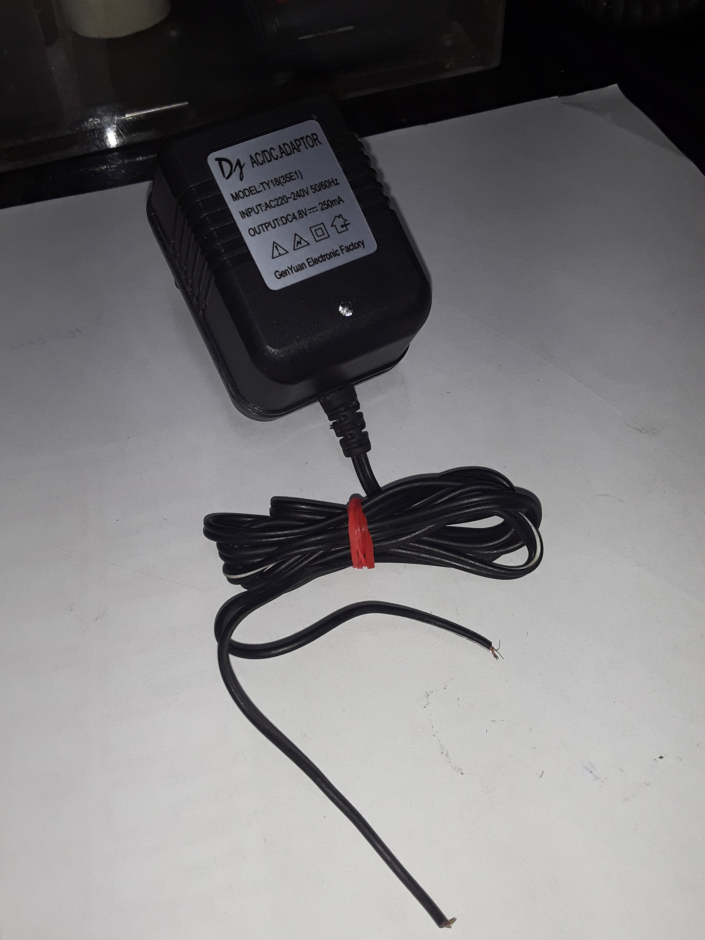 Ac/Dc Adapter 230V Dc4.8V-Quality Pre Owned