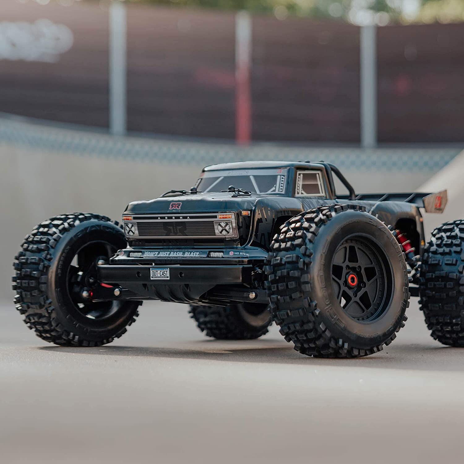 Arrma Outcast 1/8 6S Blx 4Wd Extreme Bash Stunt Truck Rtr, Black #8710