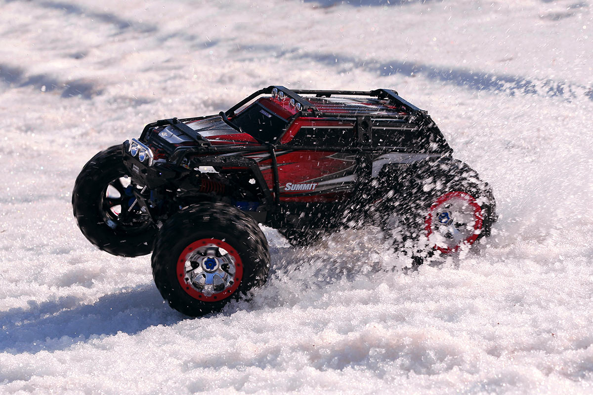 Traxxas Summit 4X4 1/10Scale 4Wd Black/Red 56076-1