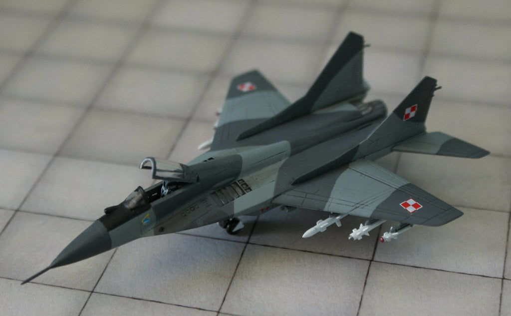 MIG 29 FULCRUM 1:144