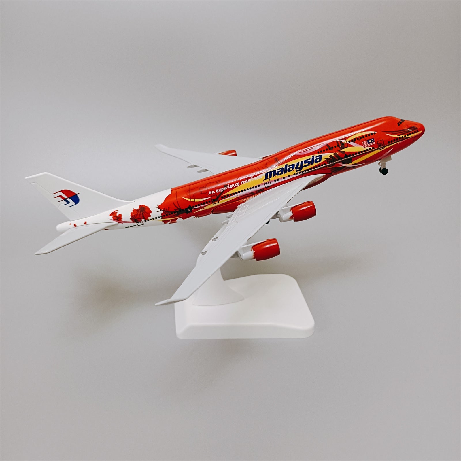 Airplane Diecast Metal Malaysia B747 20Cm