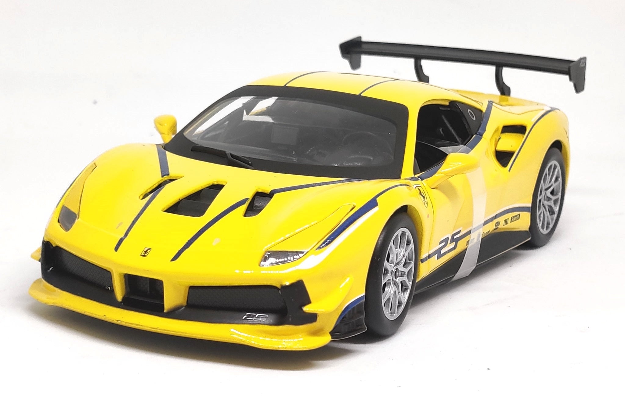 Bburago Ferrari 488 Challenge 1/24