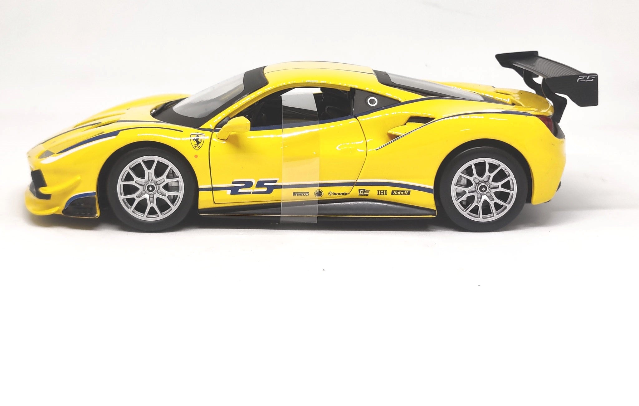 Bburago Ferrari 488 Challenge 1/24