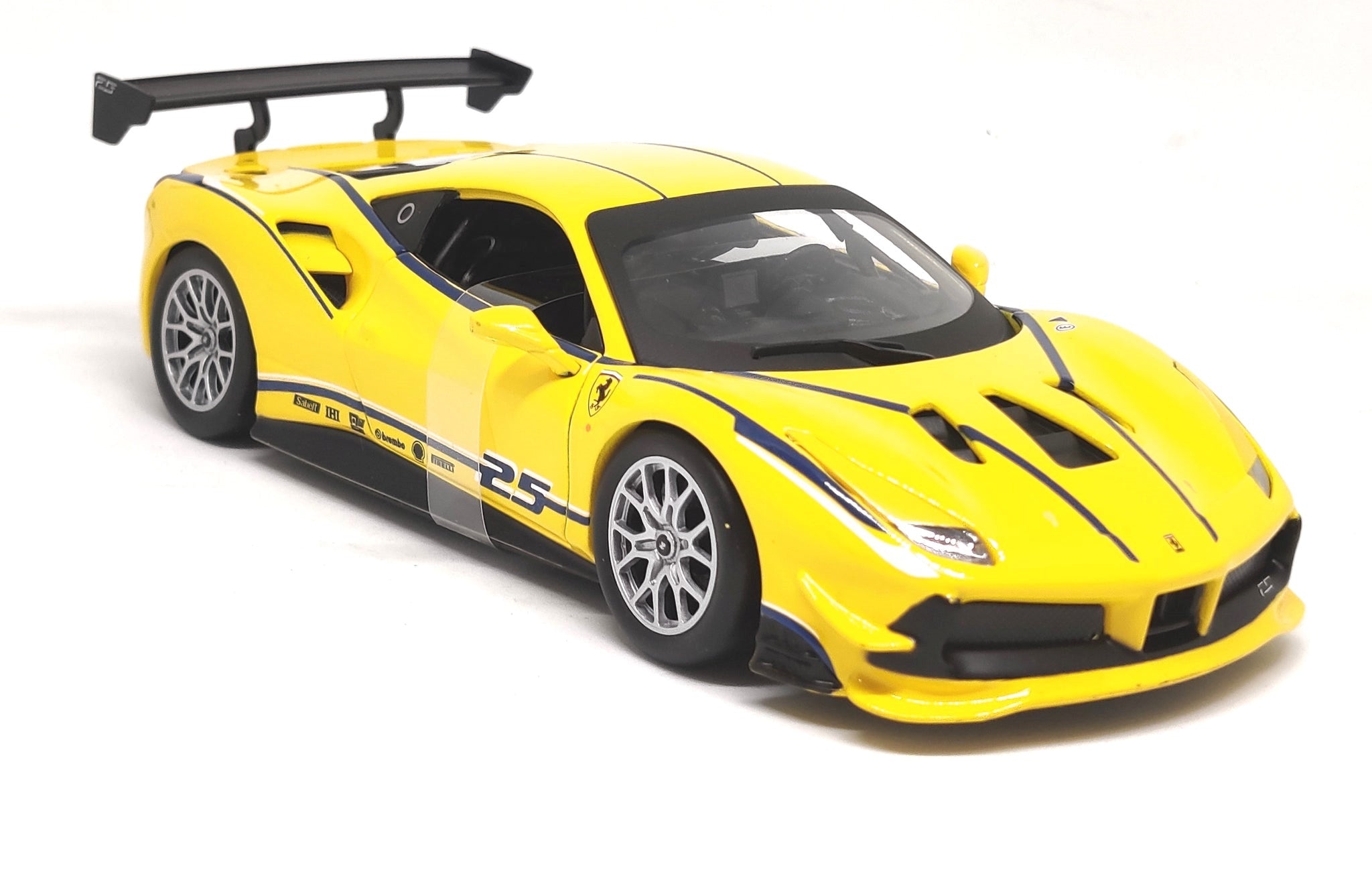 Bburago Ferrari 488 Challenge 1/24