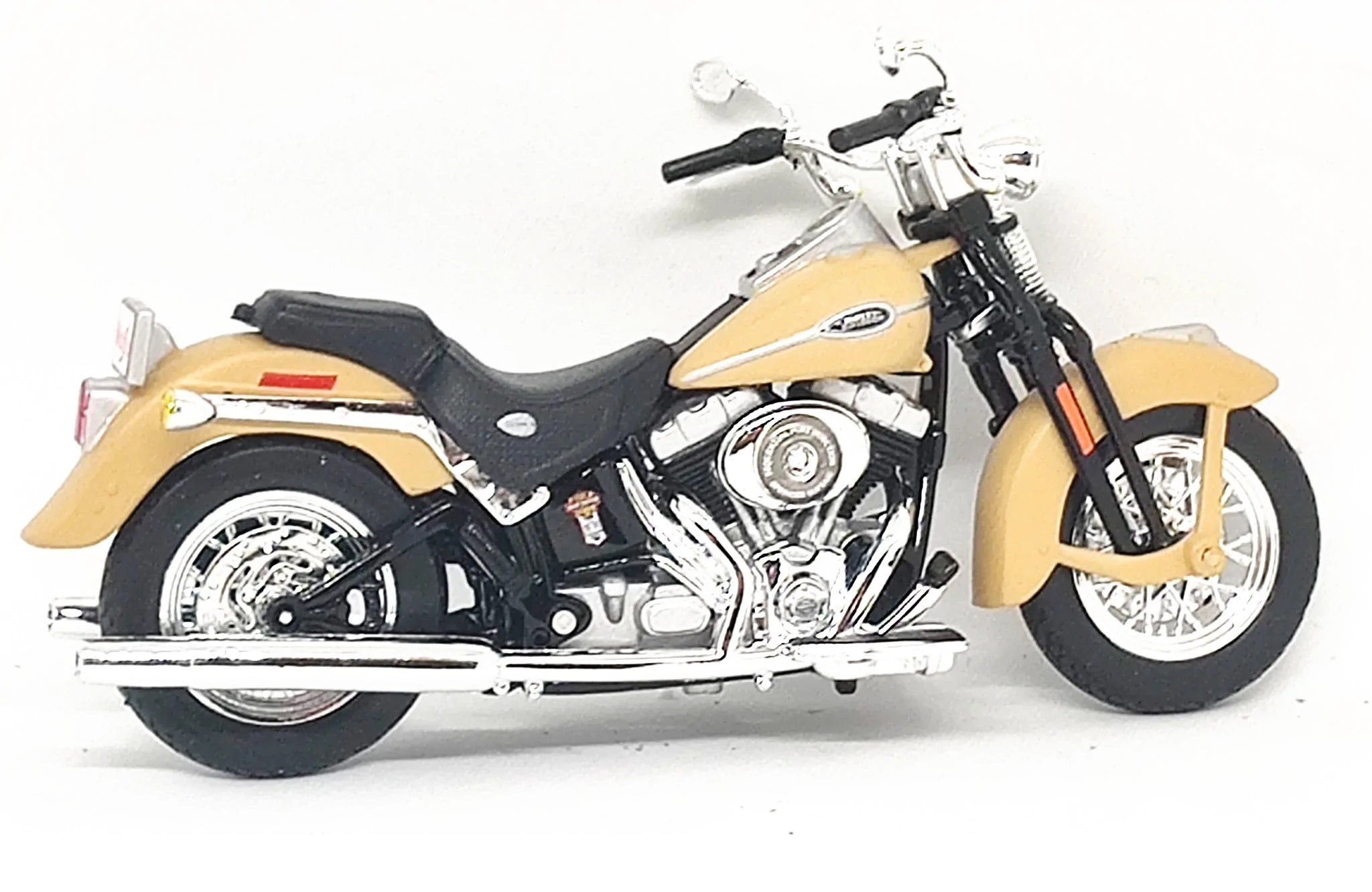 Maisto Harley Davidson 2005 FLSTCI Softail springer classic Diecast 1/18